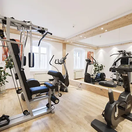 ホテル ゴルドナー ロウ クーフシュタイン