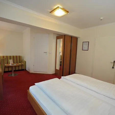 Goldener Löwe Hotel 3*