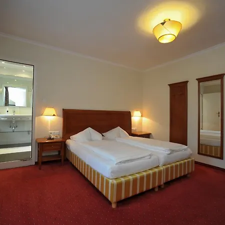 Goldener Loewe 3*