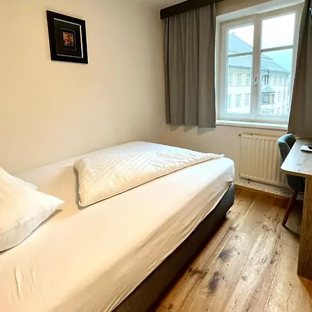 Otel Goldener Loewe 3*