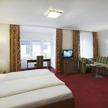 Otel Goldener Loewe 3*